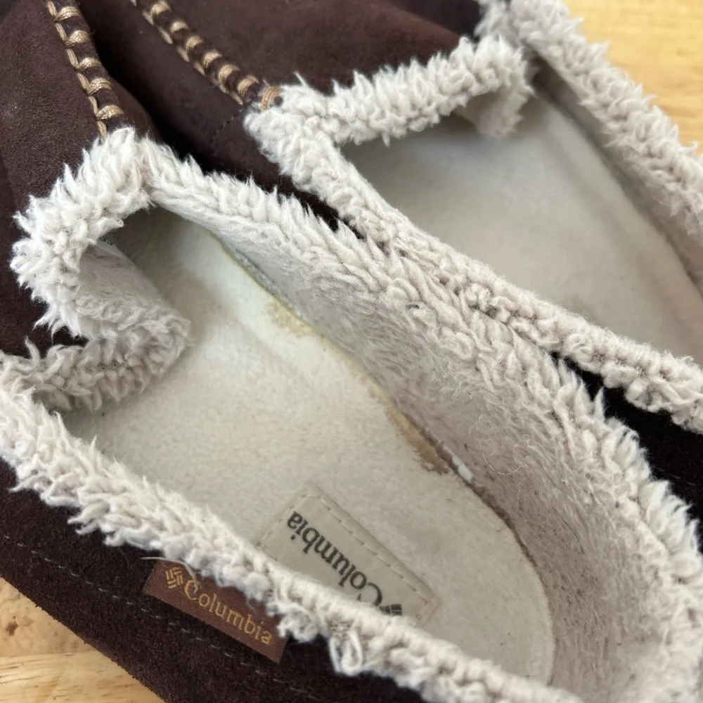 Columbia‎ Brown Suede Moccasin Slippers size 10
